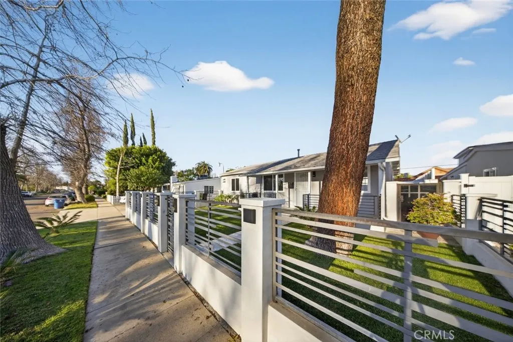 6644 Atoll Avenue, North Hollywood, California 91606 home-pic-5