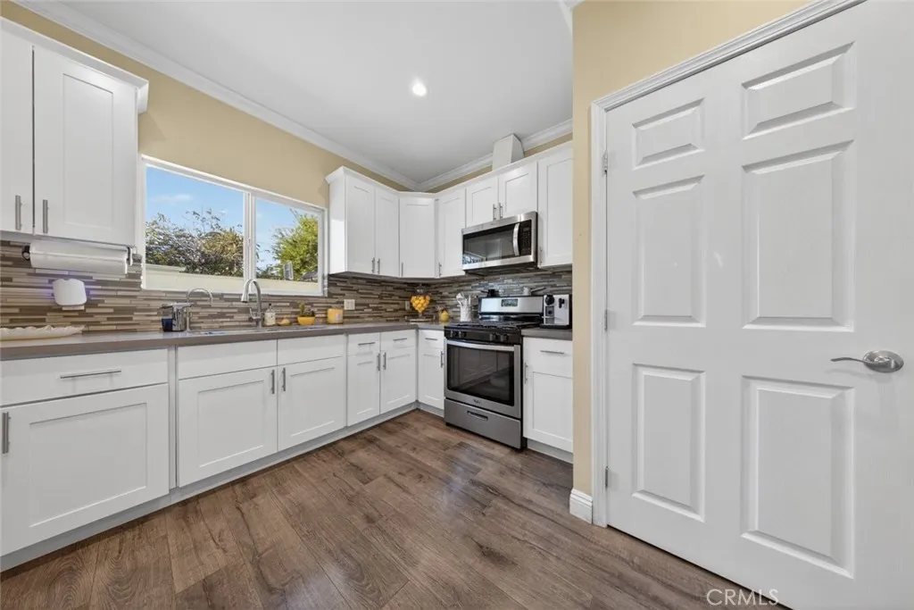6644 Atoll Avenue, North Hollywood, California 91606 home-pic-36
