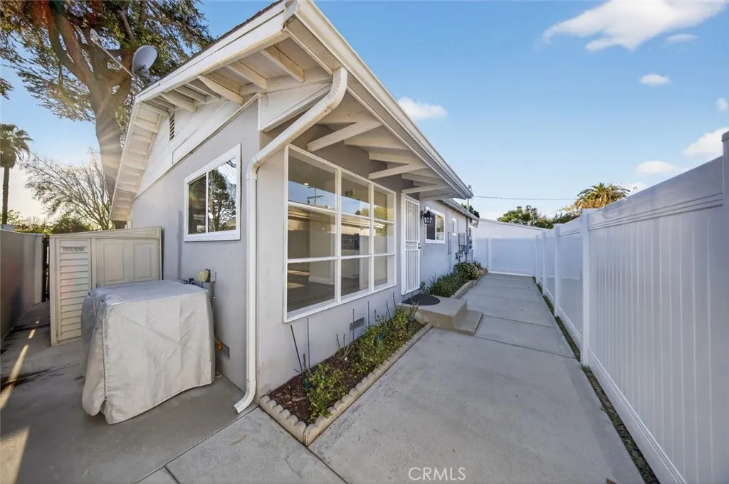 6644 Atoll Avenue, North Hollywood, California 91606 home-pic-22