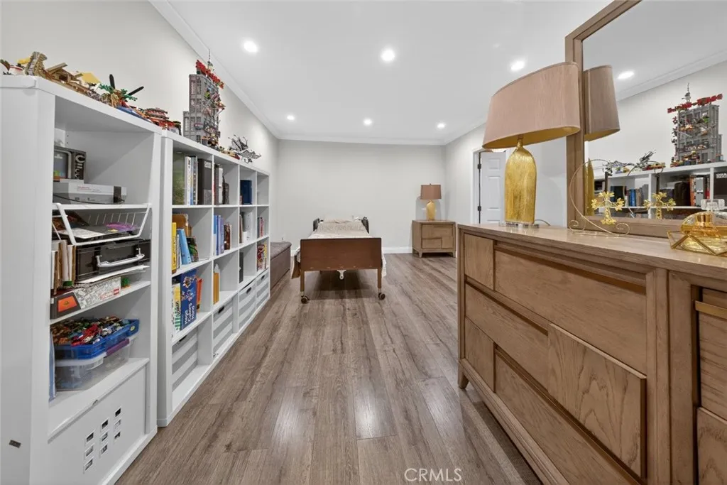 6644 Atoll Avenue, North Hollywood, California 91606 home-pic-49