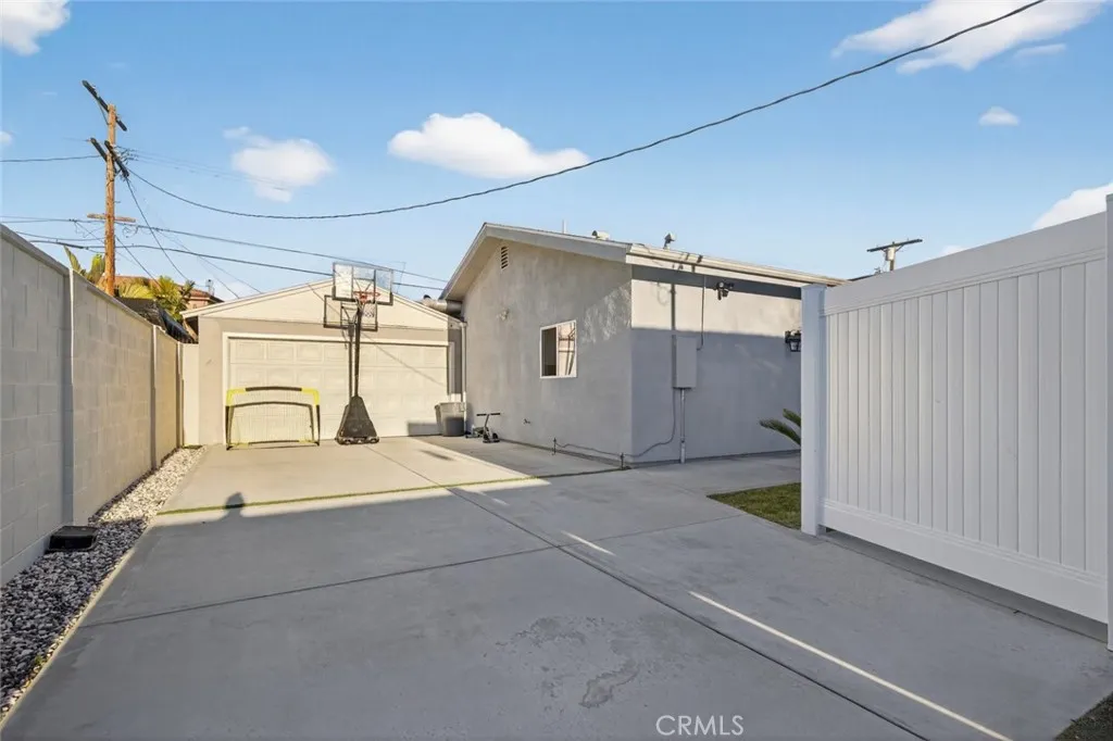 6644 Atoll Avenue, North Hollywood, California 91606 home-pic-26