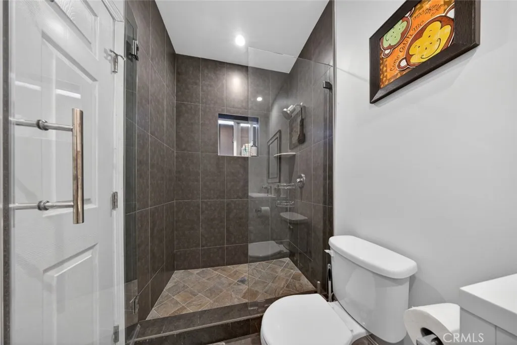 6644 Atoll Avenue, North Hollywood, California 91606 home-pic-54