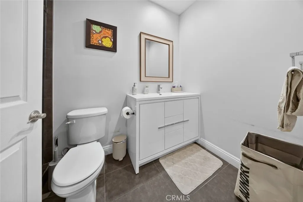 6644 Atoll Avenue, North Hollywood, California 91606 home-pic-53