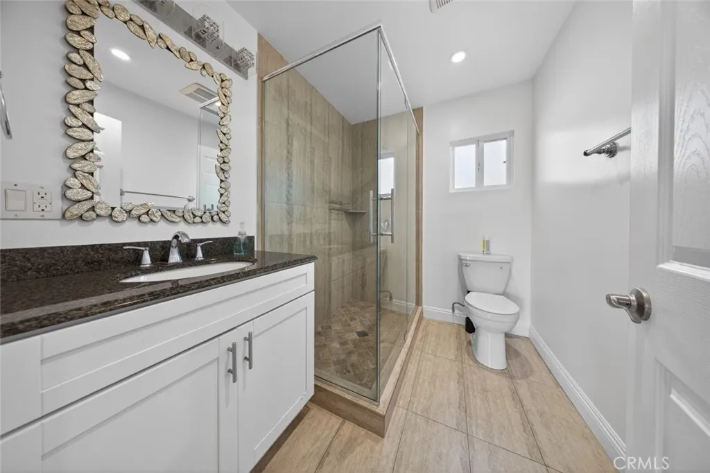 6644 Atoll Avenue, North Hollywood, California 91606 home-pic-17