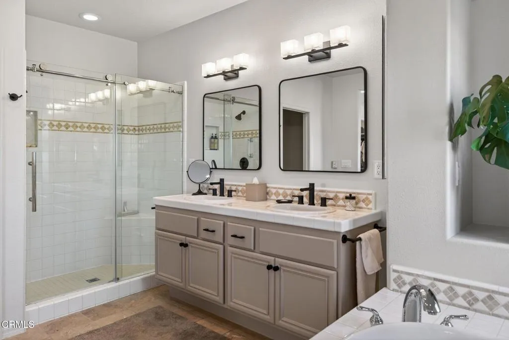 4320 Waterside Lane, Oxnard, California 93035 home-pic-32