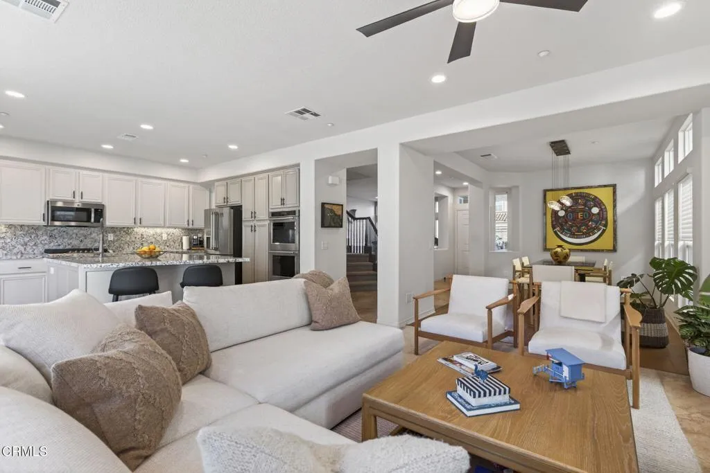 4320 Waterside Lane, Oxnard, California 93035 home-pic-17