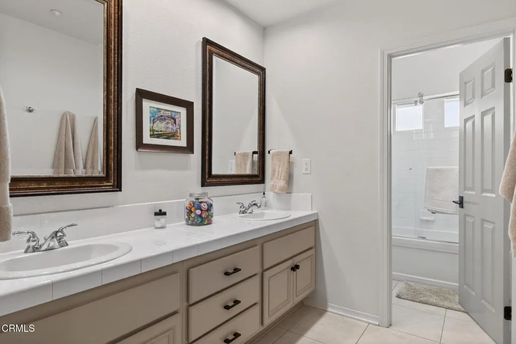 4320 Waterside Lane, Oxnard, California 93035 home-pic-37