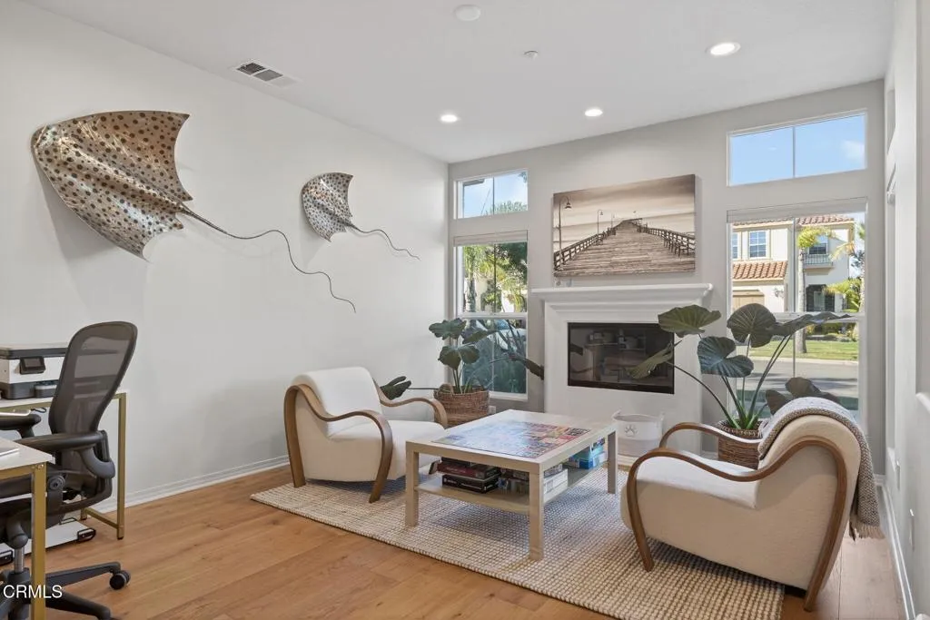 4320 Waterside Lane, Oxnard, California 93035 home-pic-6