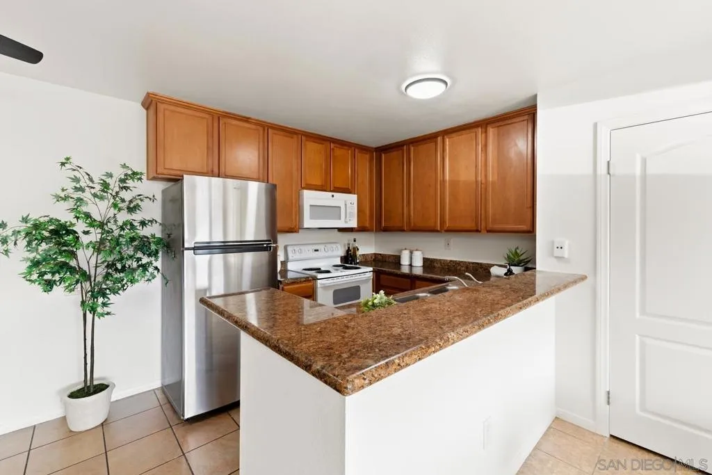 3454 Castle Glen Dr 134, San Diego, California 92123 home-pic-8