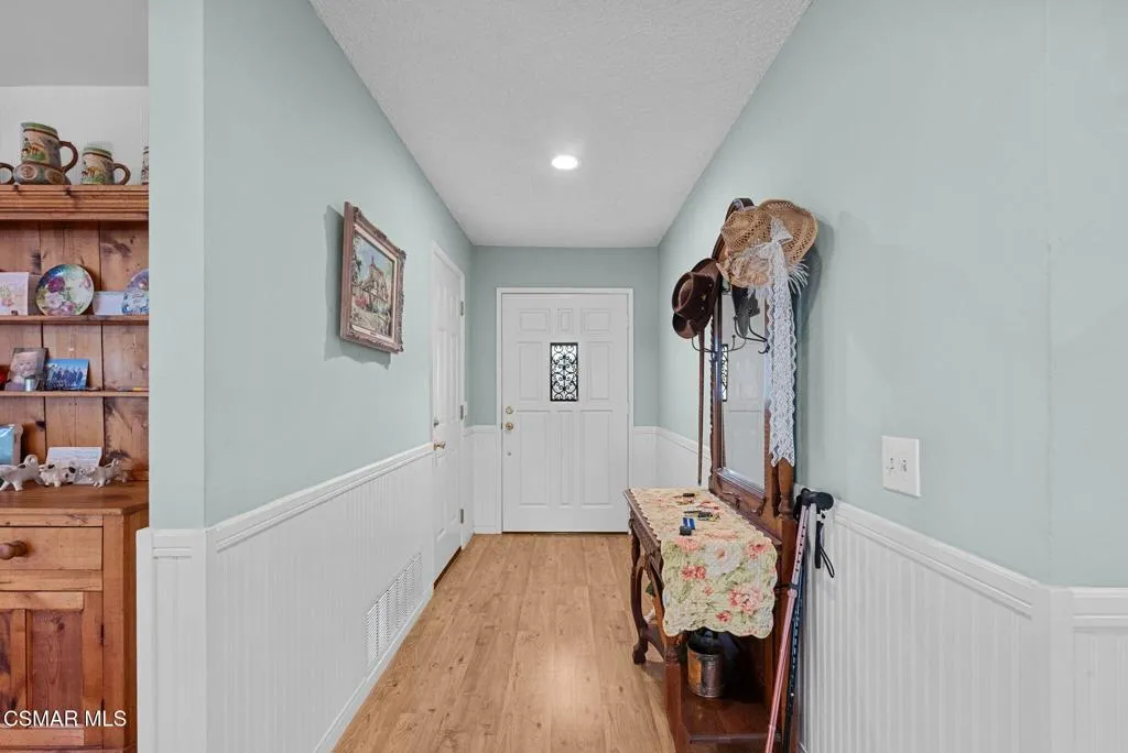 28949 Valley Heights Drive, Agoura Hills, California 91301 home-pic-3
