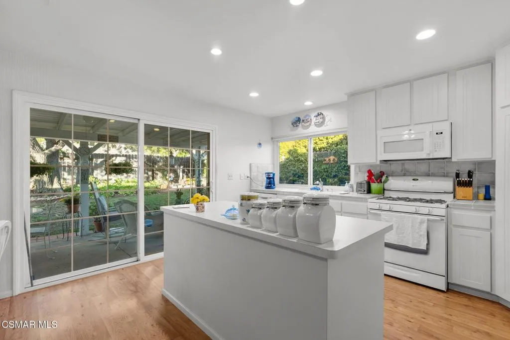 28949 Valley Heights Drive, Agoura Hills, California 91301 home-pic-10
