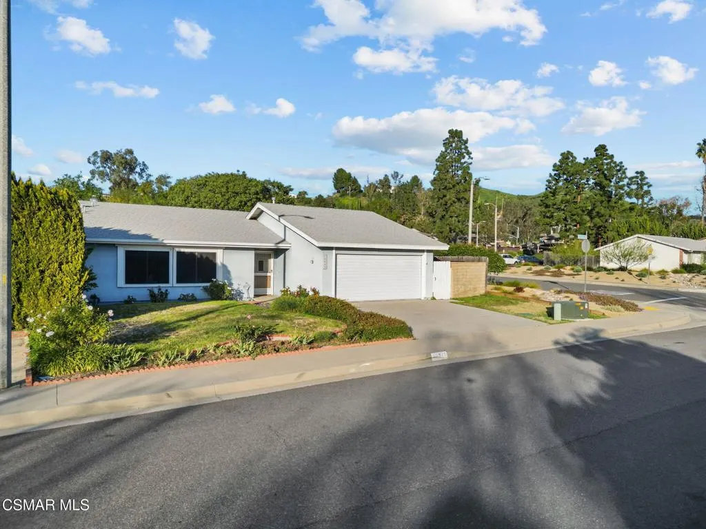 28949 Valley Heights Drive, Agoura Hills, California 91301 home-pic-1