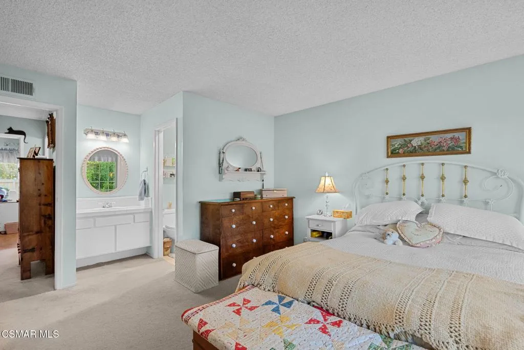 28949 Valley Heights Drive, Agoura Hills, California 91301 home-pic-16