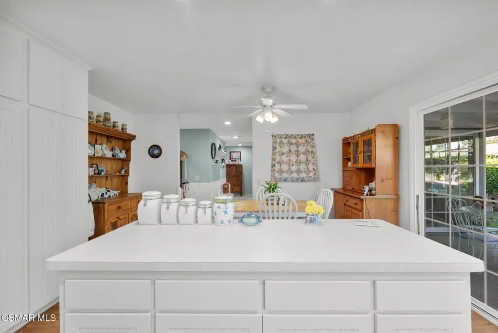 28949 Valley Heights Drive, Agoura Hills, California 91301 home-pic-12