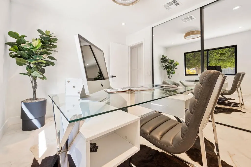 1560 S Beverly Drive, Palm Springs, California 92264 home-pic-30