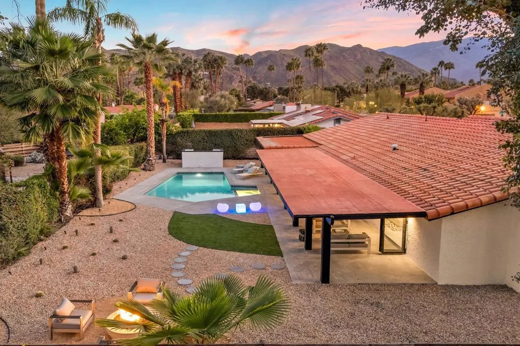 1560 S Beverly Drive, Palm Springs, California 92264 home-pic-19