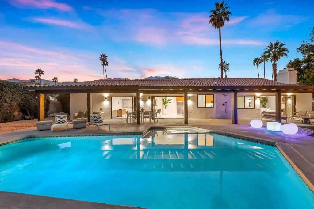 1560 S Beverly Drive, Palm Springs, California 92264 home-pic-0