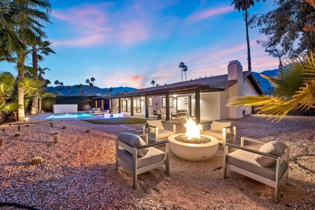 1560 S Beverly Drive, Palm Springs, California 92264 home-pic-17