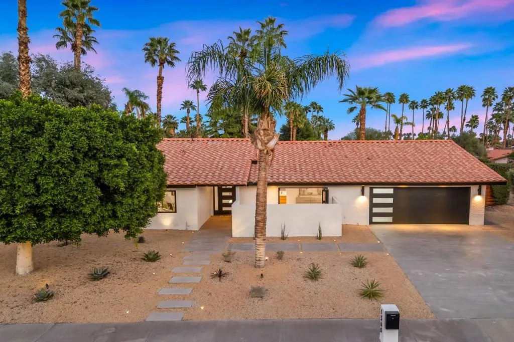 1560 S Beverly Drive, Palm Springs, California 92264 home-pic-2