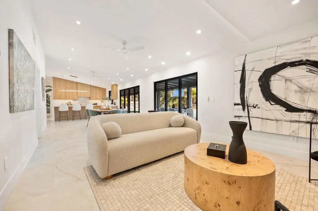 1560 S Beverly Drive, Palm Springs, California 92264 home-pic-26
