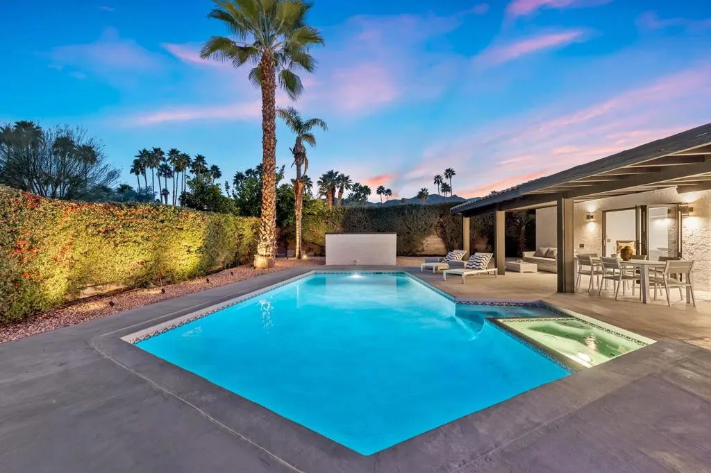1560 S Beverly Drive, Palm Springs, California 92264 home-pic-16