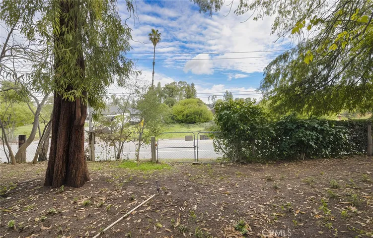 separate gate on Palo Alto side, room for ADU