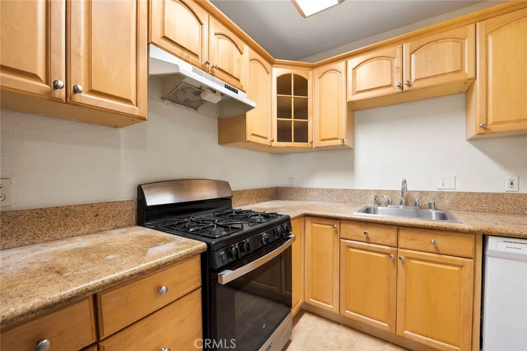 868 Alavardo Street 47, Fallbrook, California 92028 home-pic-10