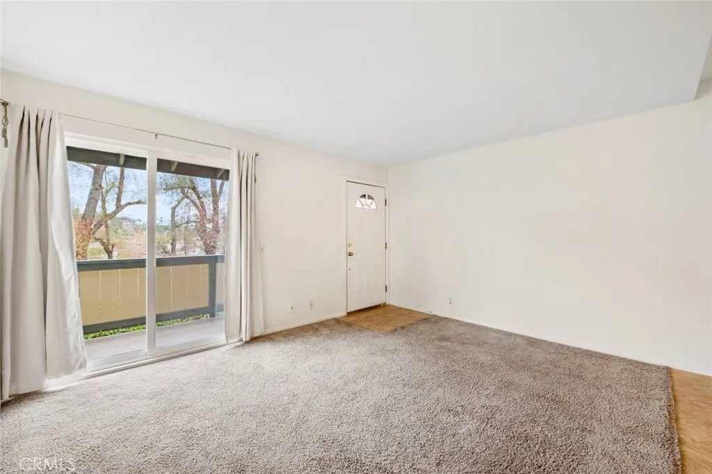 868 Alavardo Street 47, Fallbrook, California 92028 home-pic-5