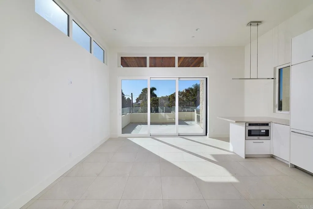 3903 Haines, San Diego, California 92109 home-pic-2
