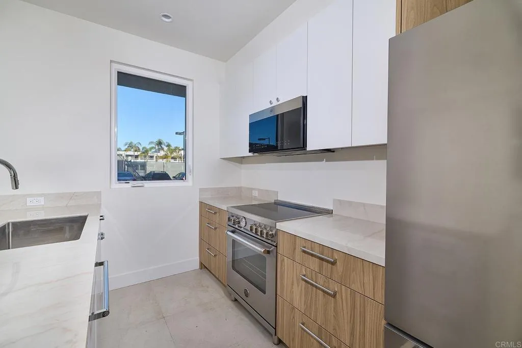 3903 Haines, San Diego, California 92109 home-pic-6