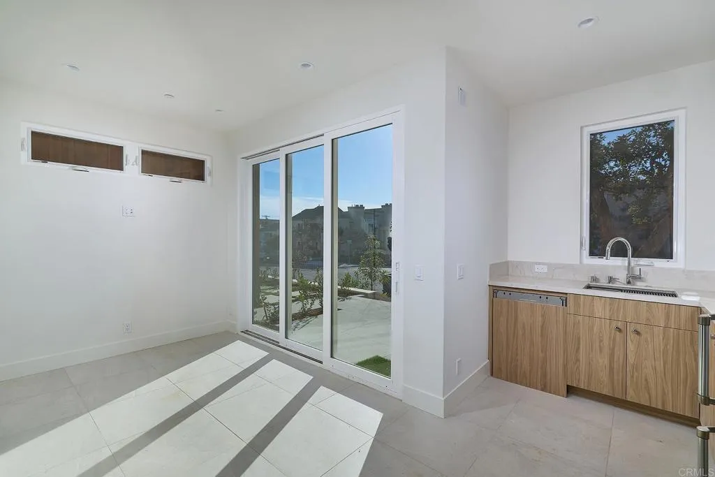 3903 Haines, San Diego, California 92109 home-pic-9