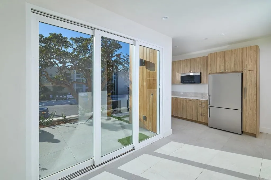3903 Haines, San Diego, California 92109 home-pic-10