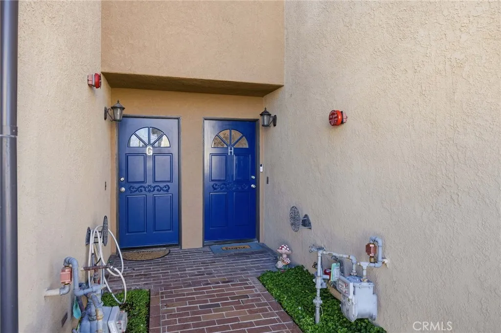 17601 Newland H, Huntington Beach, California 92647 home-pic-4