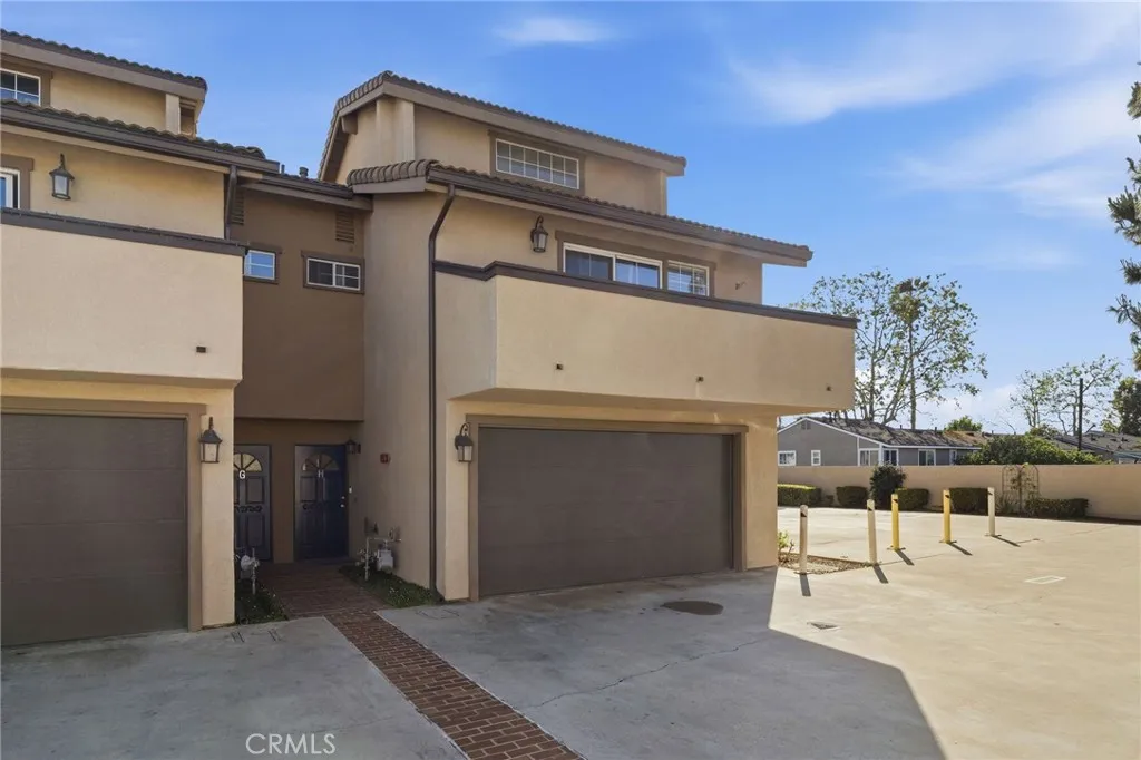 17601 Newland H, Huntington Beach, California 92647 home-pic-2