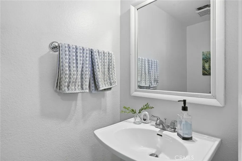 17601 Newland H, Huntington Beach, California 92647 home-pic-7