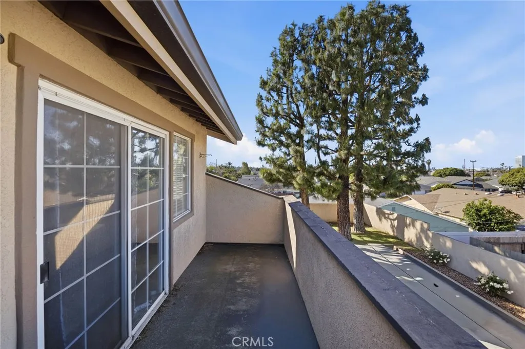 17601 Newland H, Huntington Beach, California 92647 home-pic-30