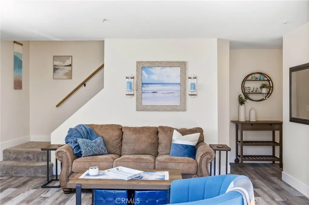 17601 Newland H, Huntington Beach, California 92647 home-pic-18