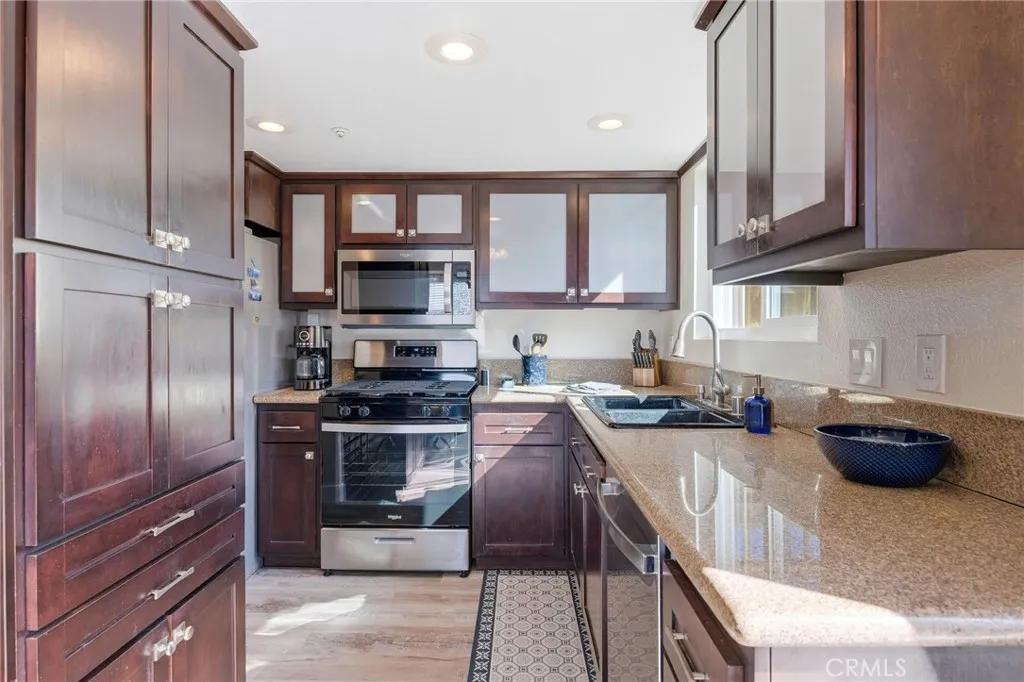 17601 Newland H, Huntington Beach, California 92647 home-pic-13