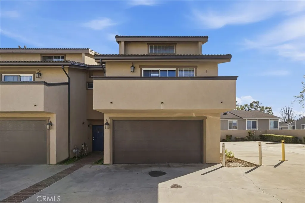 17601 Newland H, Huntington Beach, California 92647 home-pic-3