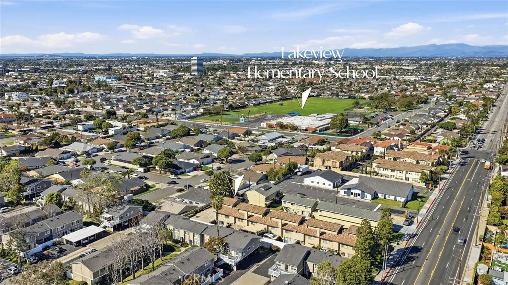 17601 Newland H, Huntington Beach, California 92647 home-pic-37