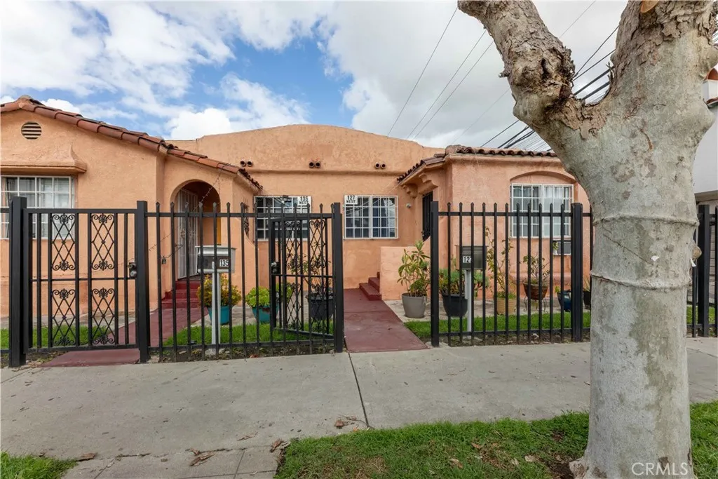 2000 Pacific, Long Beach, California 90806 home-pic-10