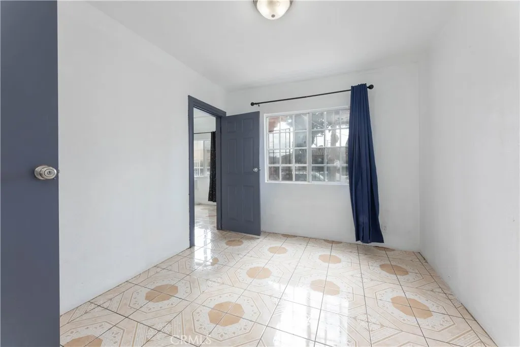 2000 Pacific, Long Beach, California 90806 home-pic-19