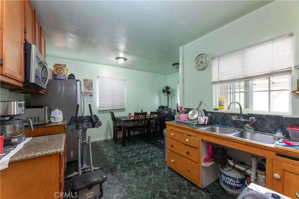 2000 Pacific, Long Beach, California 90806 home-pic-33