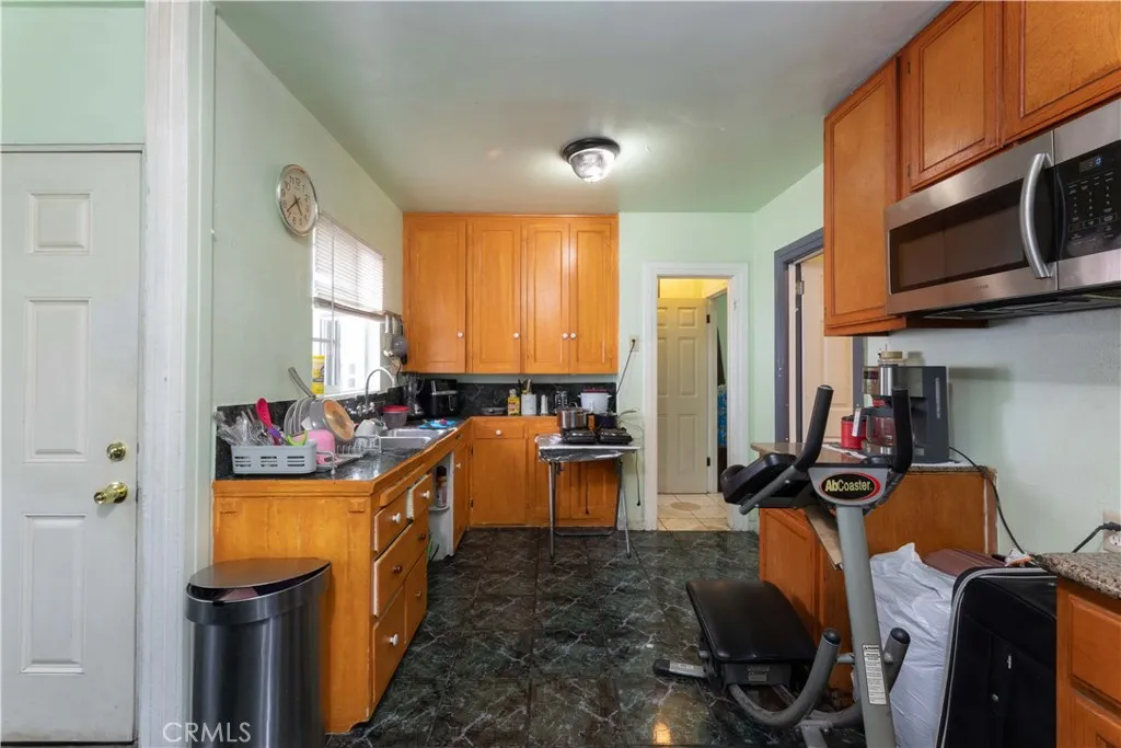 2000 Pacific, Long Beach, California 90806 home-pic-32