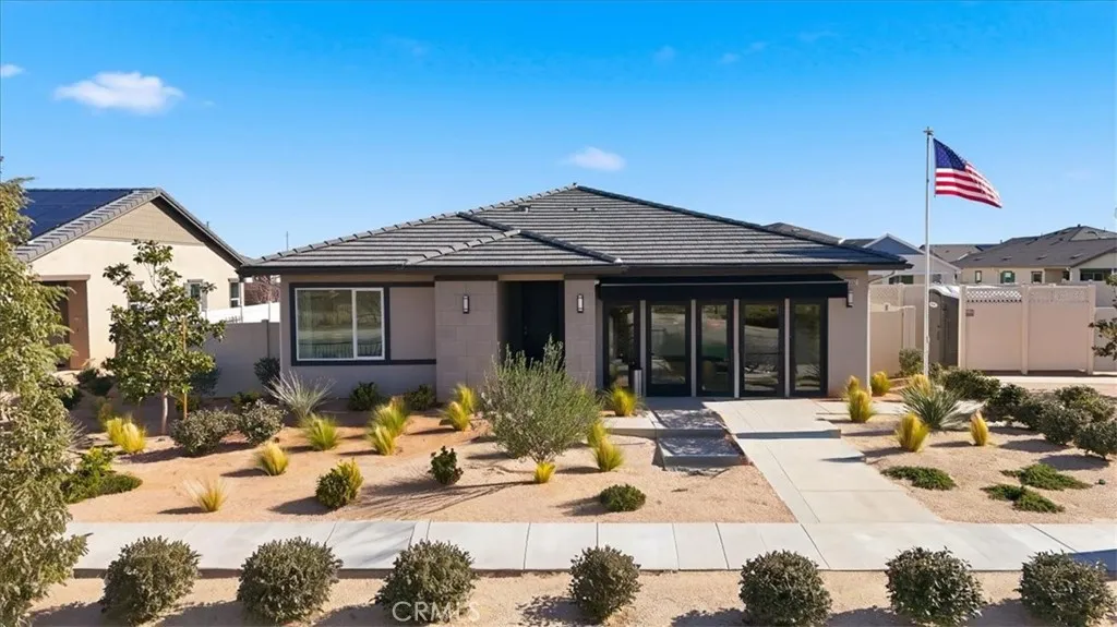 3265 E Avenue J-3 Drive, Lancaster, California 93535 home-pic-1