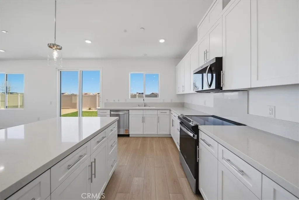 3264 E Avenue J-3, Lancaster, California 93535 home-pic-14
