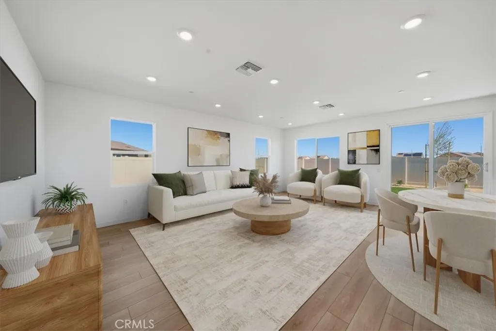 3264 E Avenue J-3, Lancaster, California 93535 home-pic-11