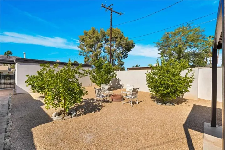 Sideyard w/ Firepit Seating