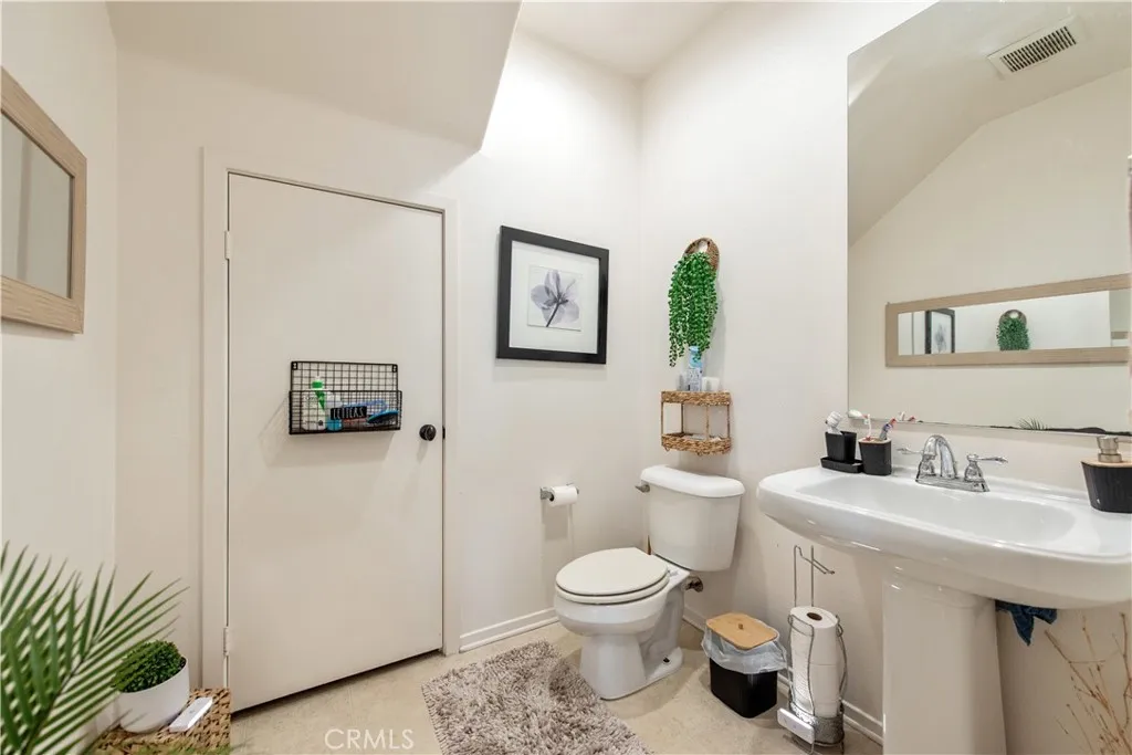 3245 E Midsummer Privado, Ontario, California 91762 home-pic-6