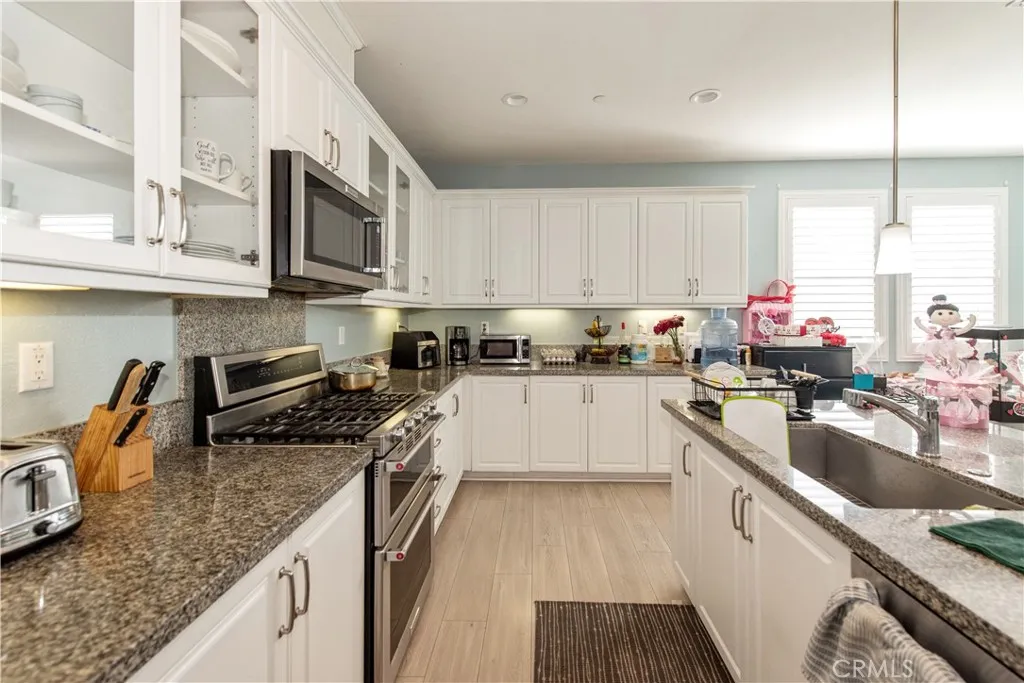 3245 E Midsummer Privado, Ontario, California 91762 home-pic-5